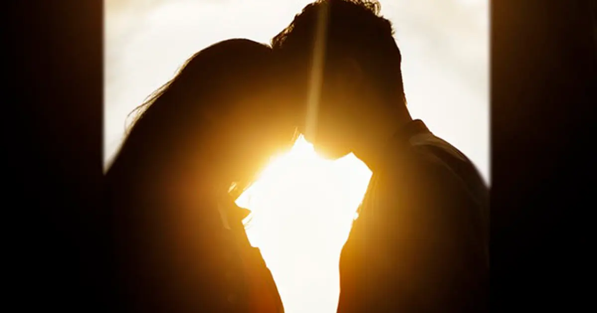 A silhouette of a man dating a Mexican woman.